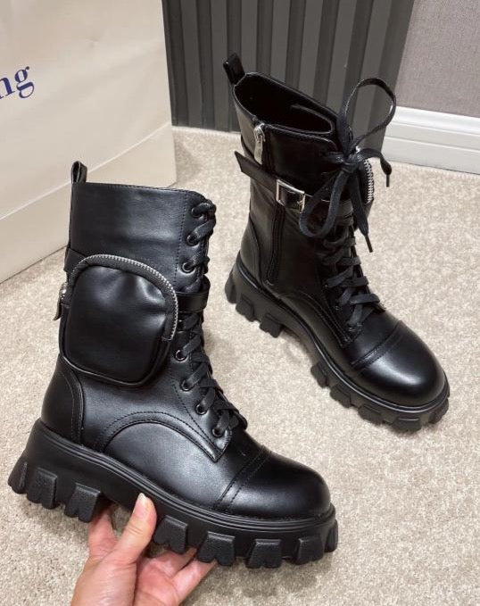 Sam Pouch Boots