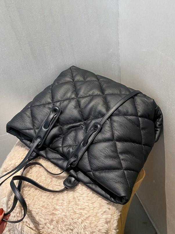 Queen Quilted Bag