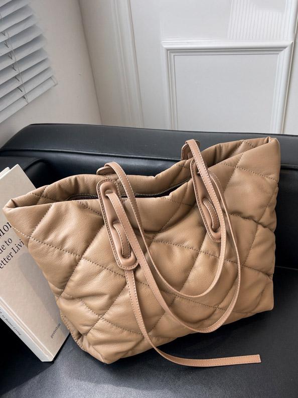 Queen Quilted Bag