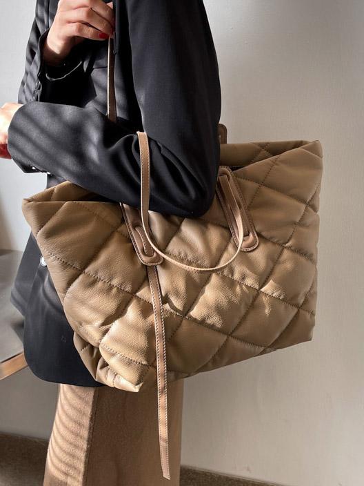 Queen Quilted Bag